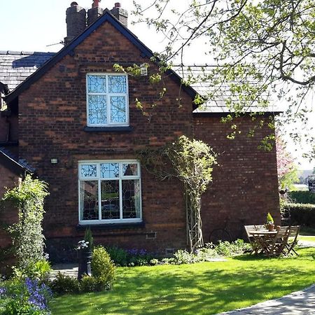 The School House Bed & Breakfast Warrington  Eksteriør bilde
