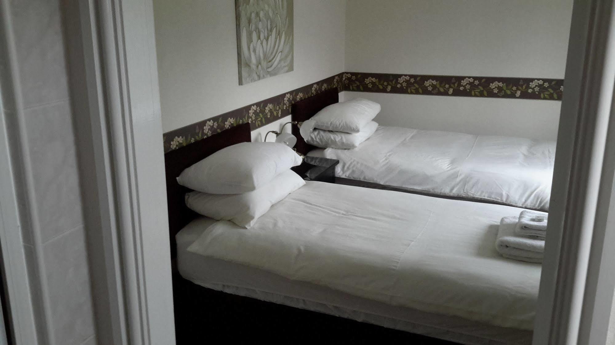 The School House Bed & Breakfast Warrington  Eksteriør bilde