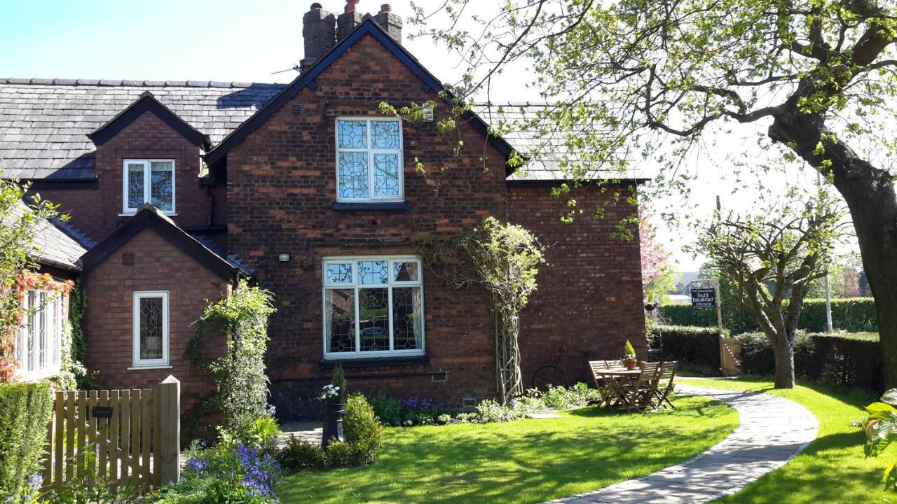 The School House Bed & Breakfast Warrington  Eksteriør bilde